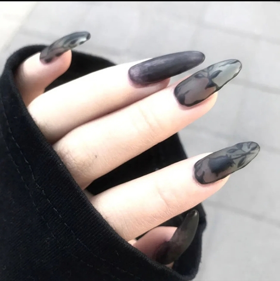 24 Pcs Matte Fake Nails Kit. - Picture 2 of 7